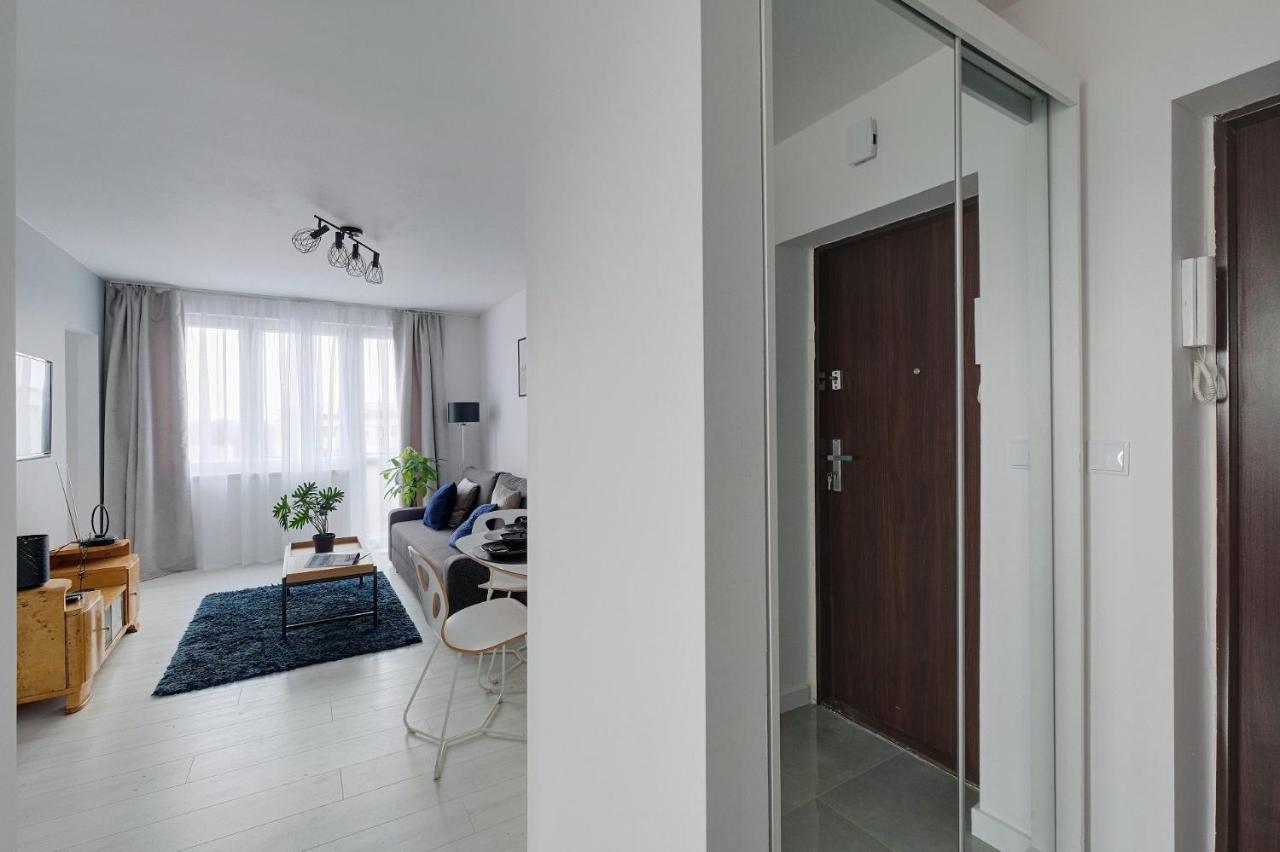 Inside Solec With Private Parking Lägenhet Warszawa